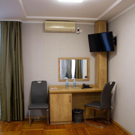 Hotel Tourist Rivne Kültér fotó