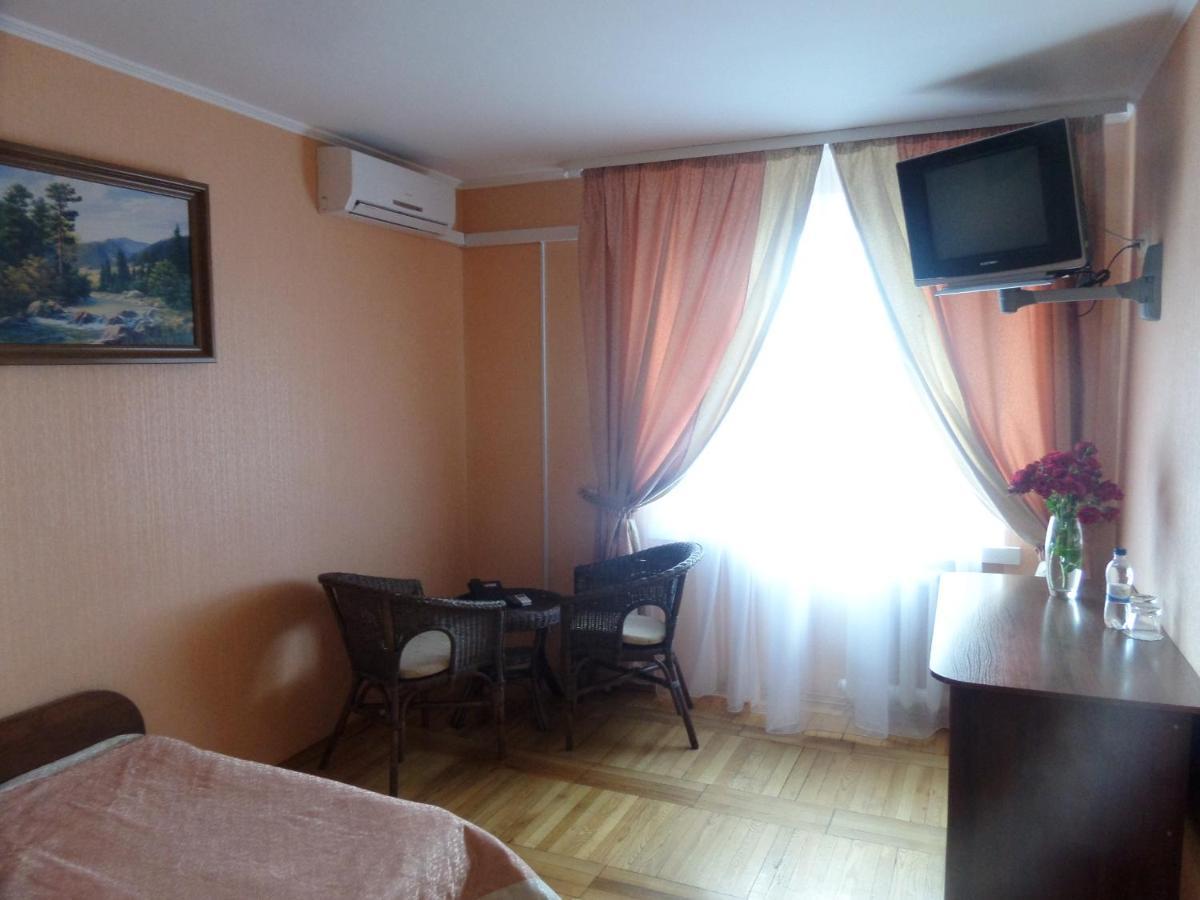 Hotel Tourist Rivne Kültér fotó