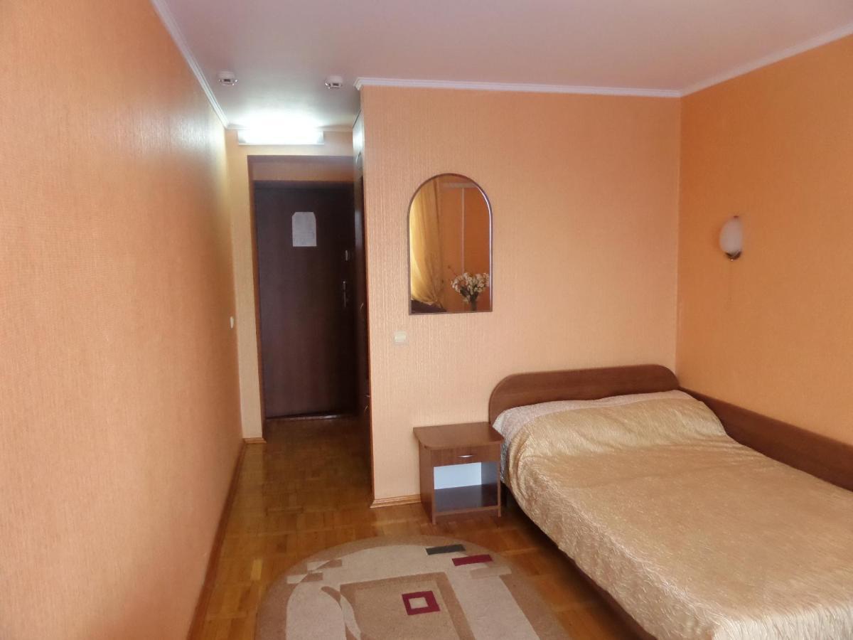 Hotel Tourist Rivne Kültér fotó