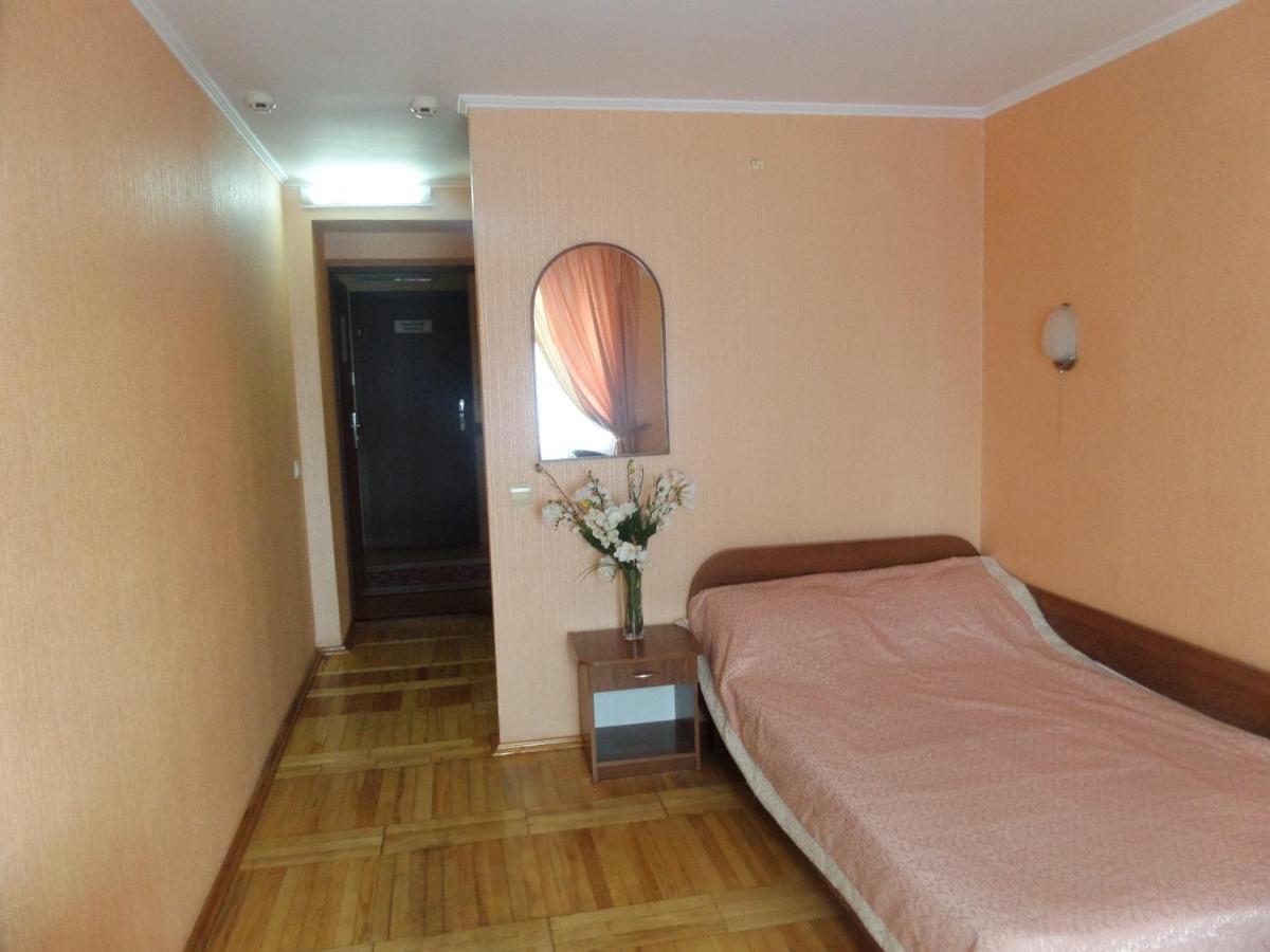 Hotel Tourist Rivne Kültér fotó