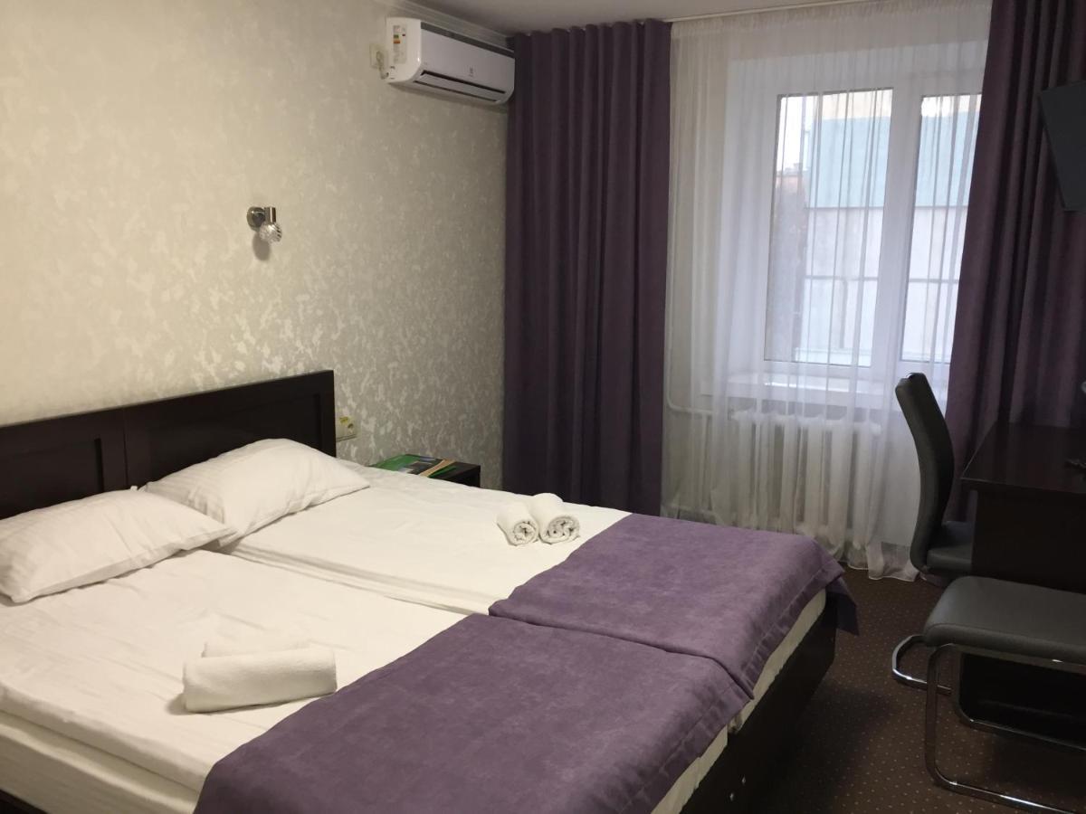 Hotel Tourist Rivne Kültér fotó
