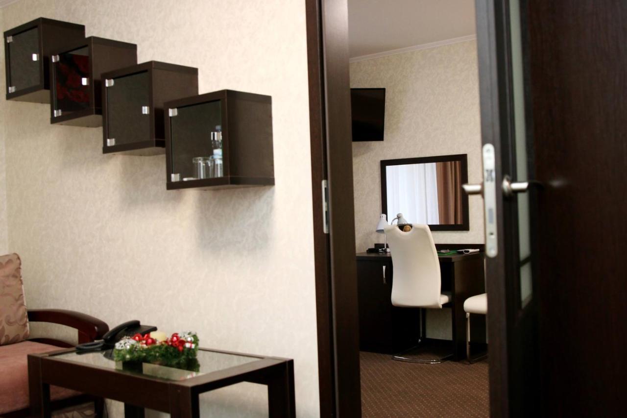 Hotel Tourist Rivne Kültér fotó