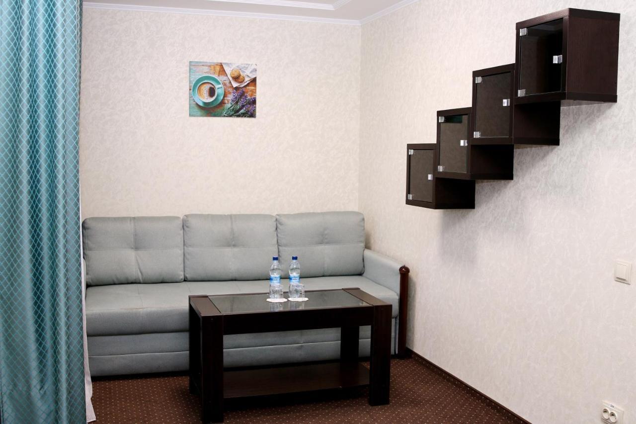 Hotel Tourist Rivne Kültér fotó