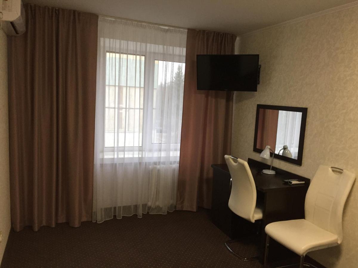Hotel Tourist Rivne Kültér fotó