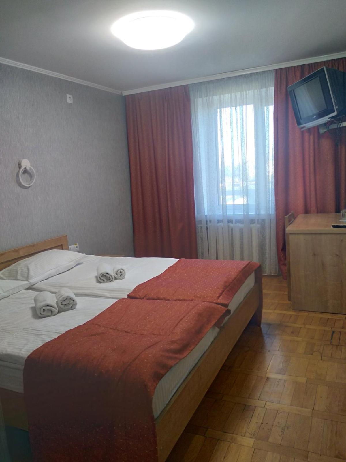 Hotel Tourist Rivne Kültér fotó
