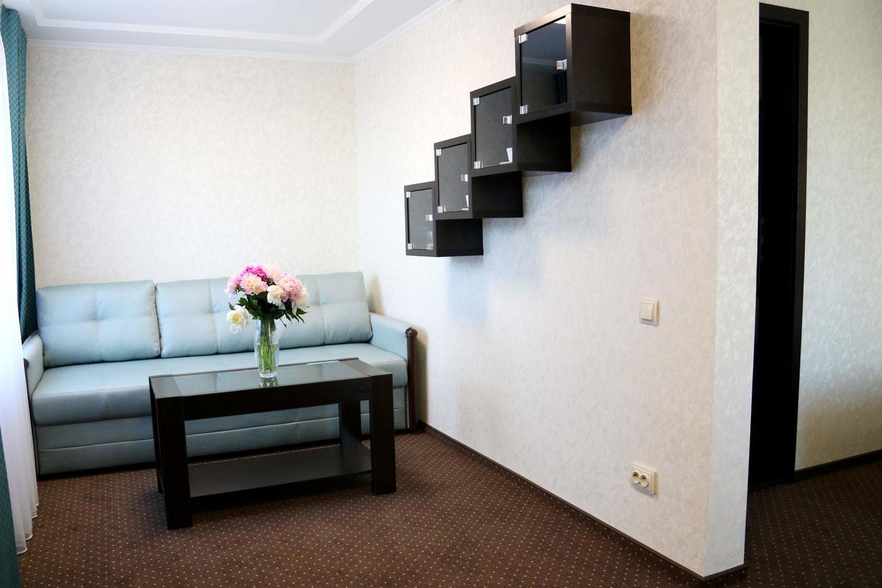 Hotel Tourist Rivne Kültér fotó
