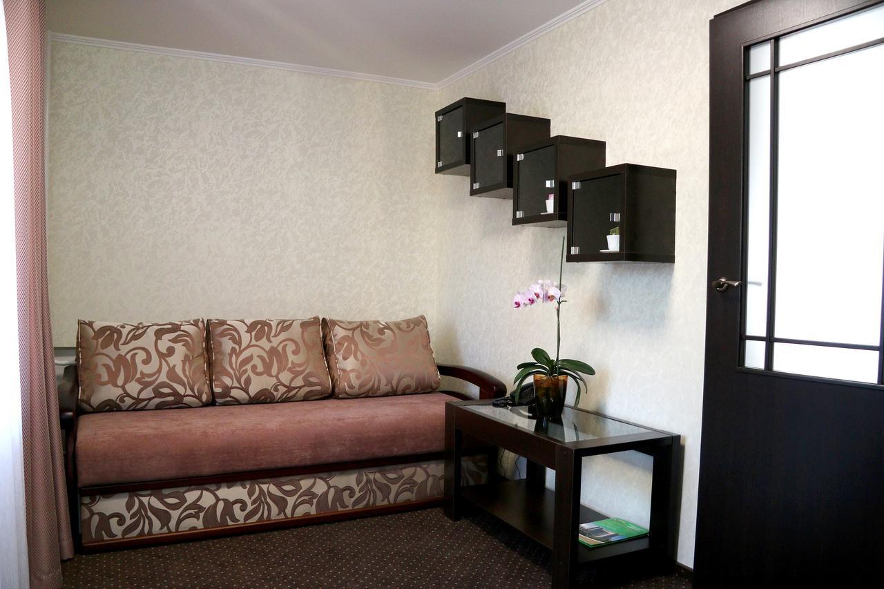 Hotel Tourist Rivne Kültér fotó